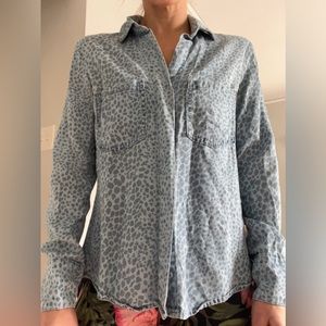 Bella Dahl size xs button down
